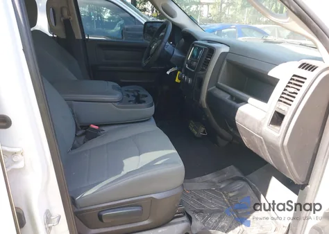 2018 Ram 1500 Tradesman 4X4 6'4 Box z USA, uszkodzony, nr VIN 1C6RR7FG2JS282729